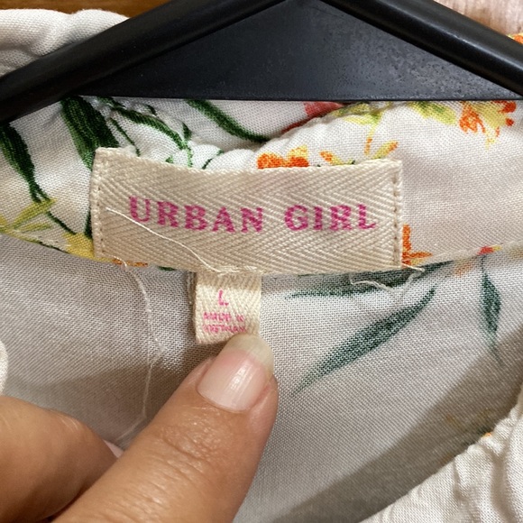 Urban Girl button down tropical floral design - Picture 2 of 3